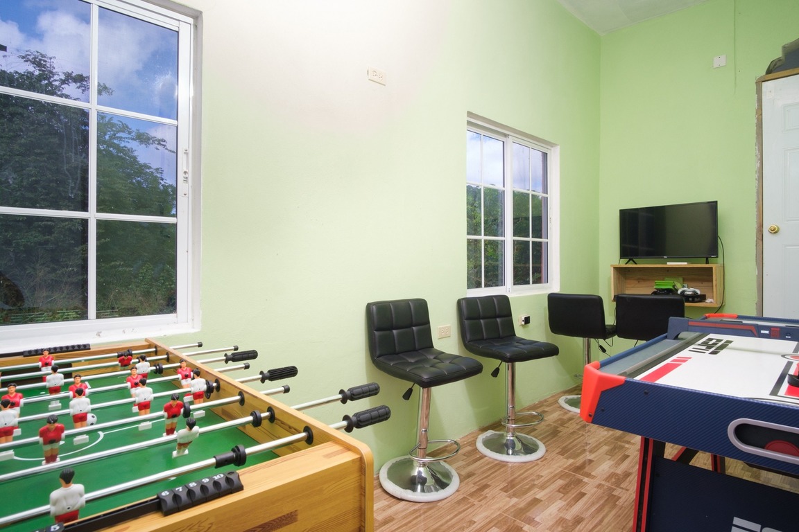 Jamaica Vacation Home Rental Xbox Lounge